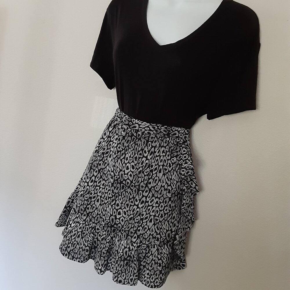 Michael Kors * Sz S * Elastic Waist 28-38" * Flowy * Blk & Wht * Mini Skirt